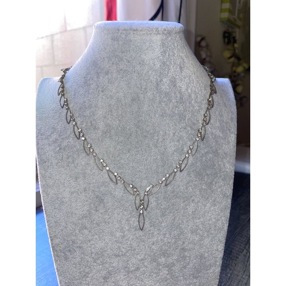 Marquise Leaf V-Shape Rhinestone Choker Necklace Y2K